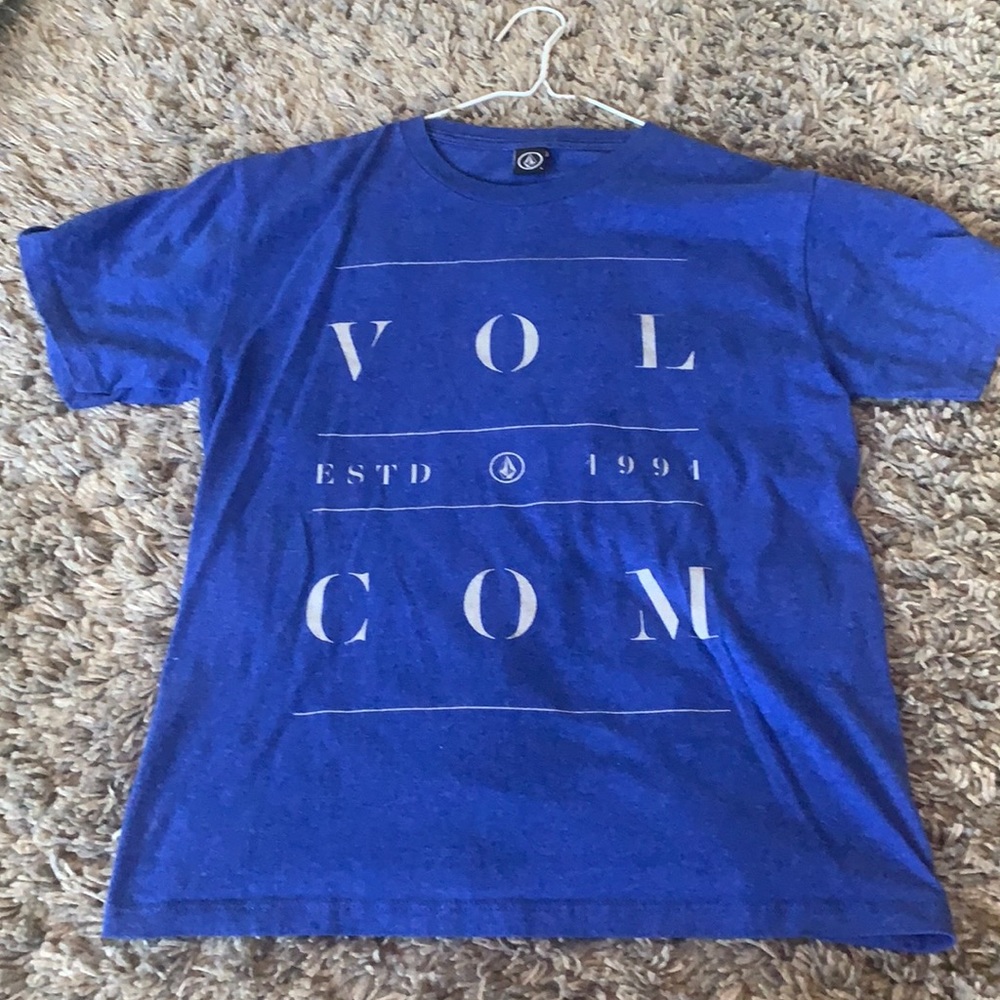 Volcom boys t shirt. Size large